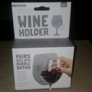 💗3/$20💗  Bathtub Wine Holder
